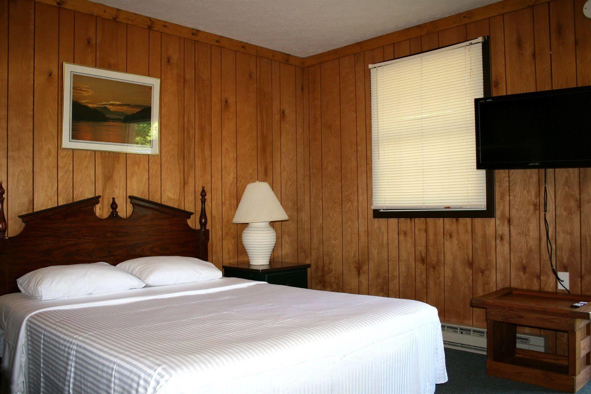 Chestnut Grove Family Resort Mount Pocono Esterno foto
