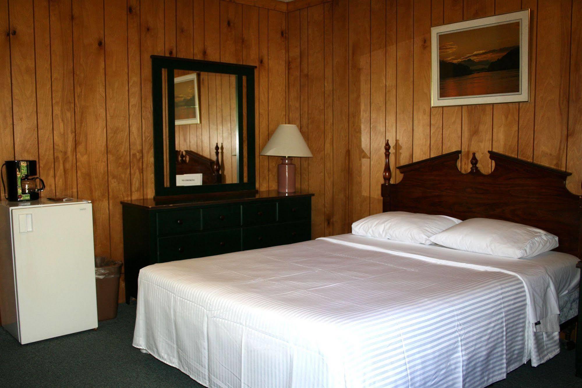 Chestnut Grove Family Resort Mount Pocono Esterno foto