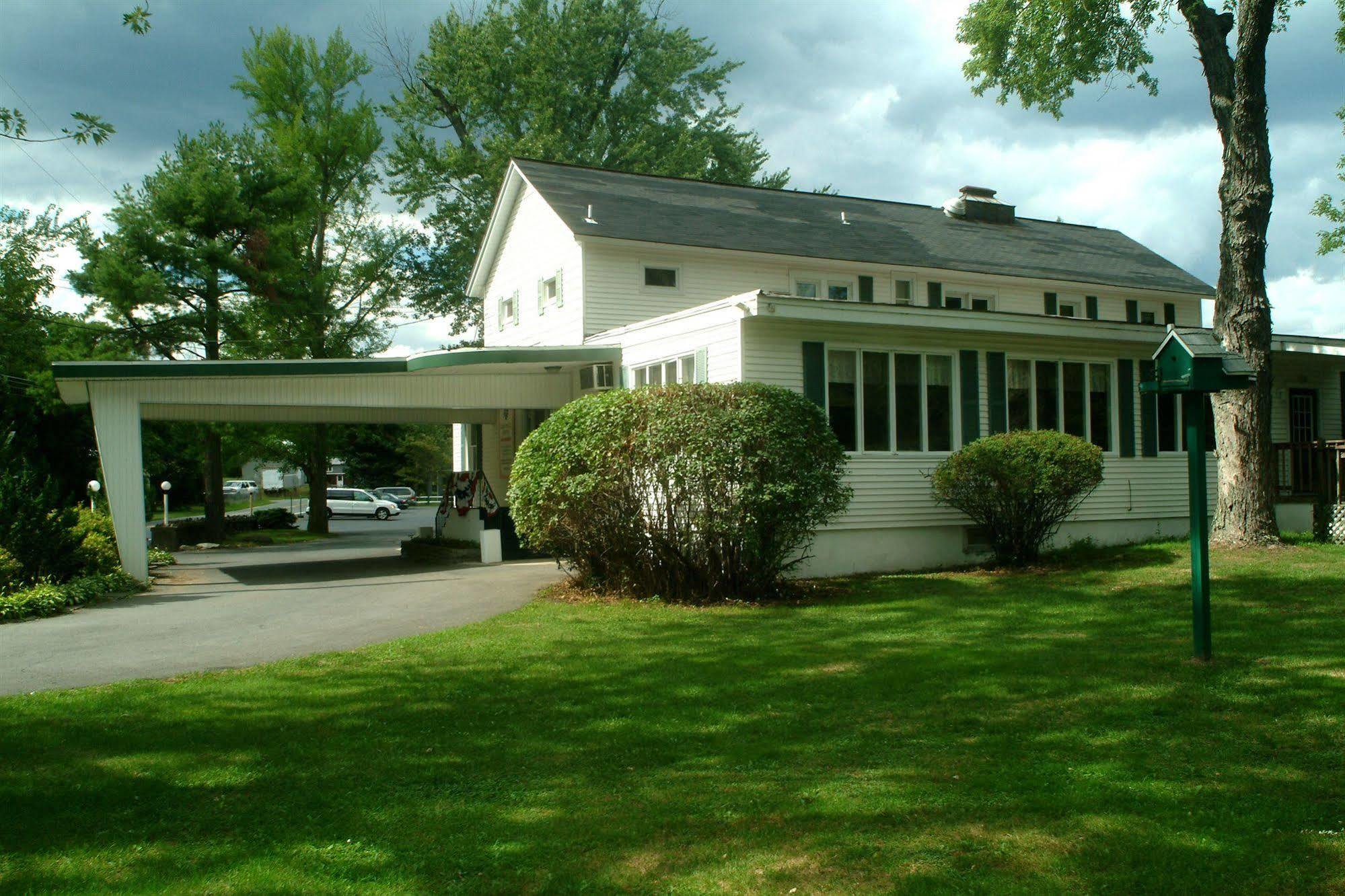 Chestnut Grove Family Resort Mount Pocono Esterno foto