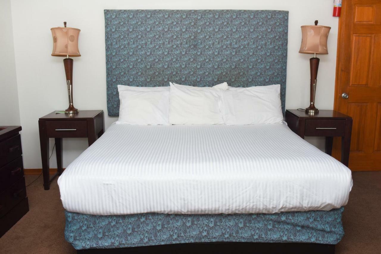 Chestnut Grove Family Resort Mount Pocono Esterno foto