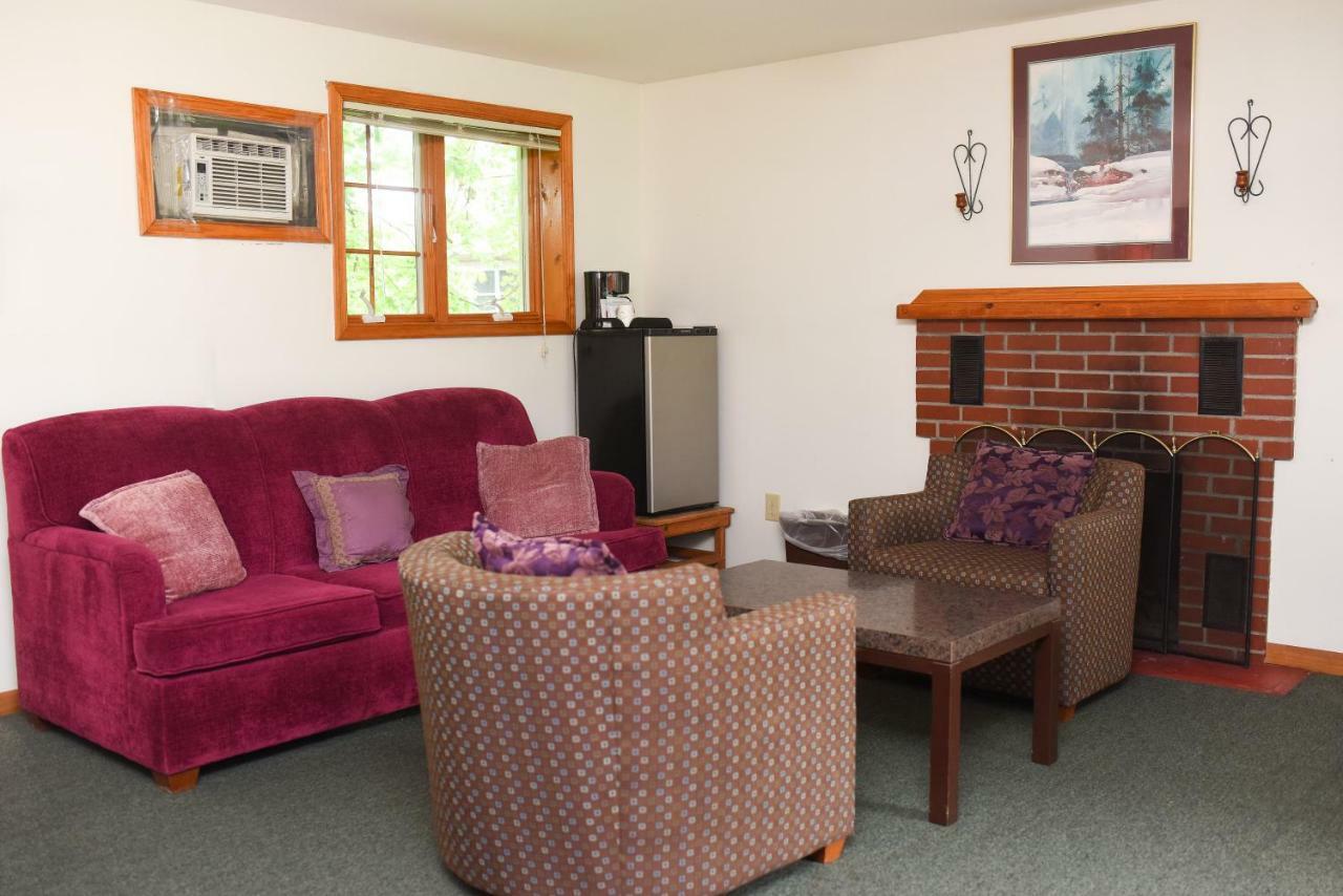 Chestnut Grove Family Resort Mount Pocono Esterno foto