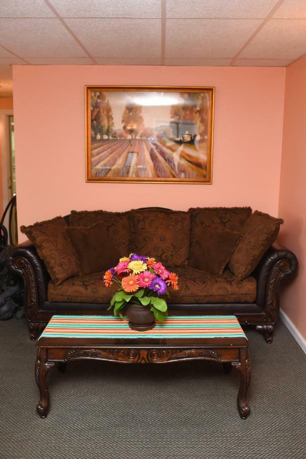 Chestnut Grove Family Resort Mount Pocono Esterno foto