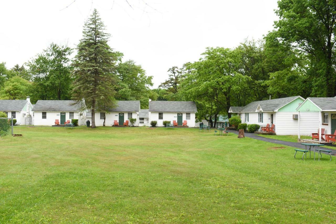 Chestnut Grove Family Resort Mount Pocono Esterno foto